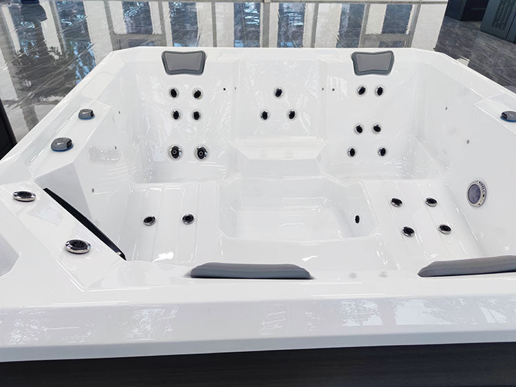 Hydra 215 outdoor Jacuzzi with an elegant and functional design.