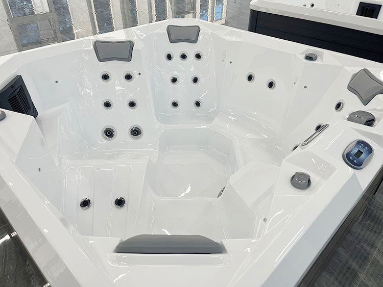 Jacuzzi Hydra 200 with black details.