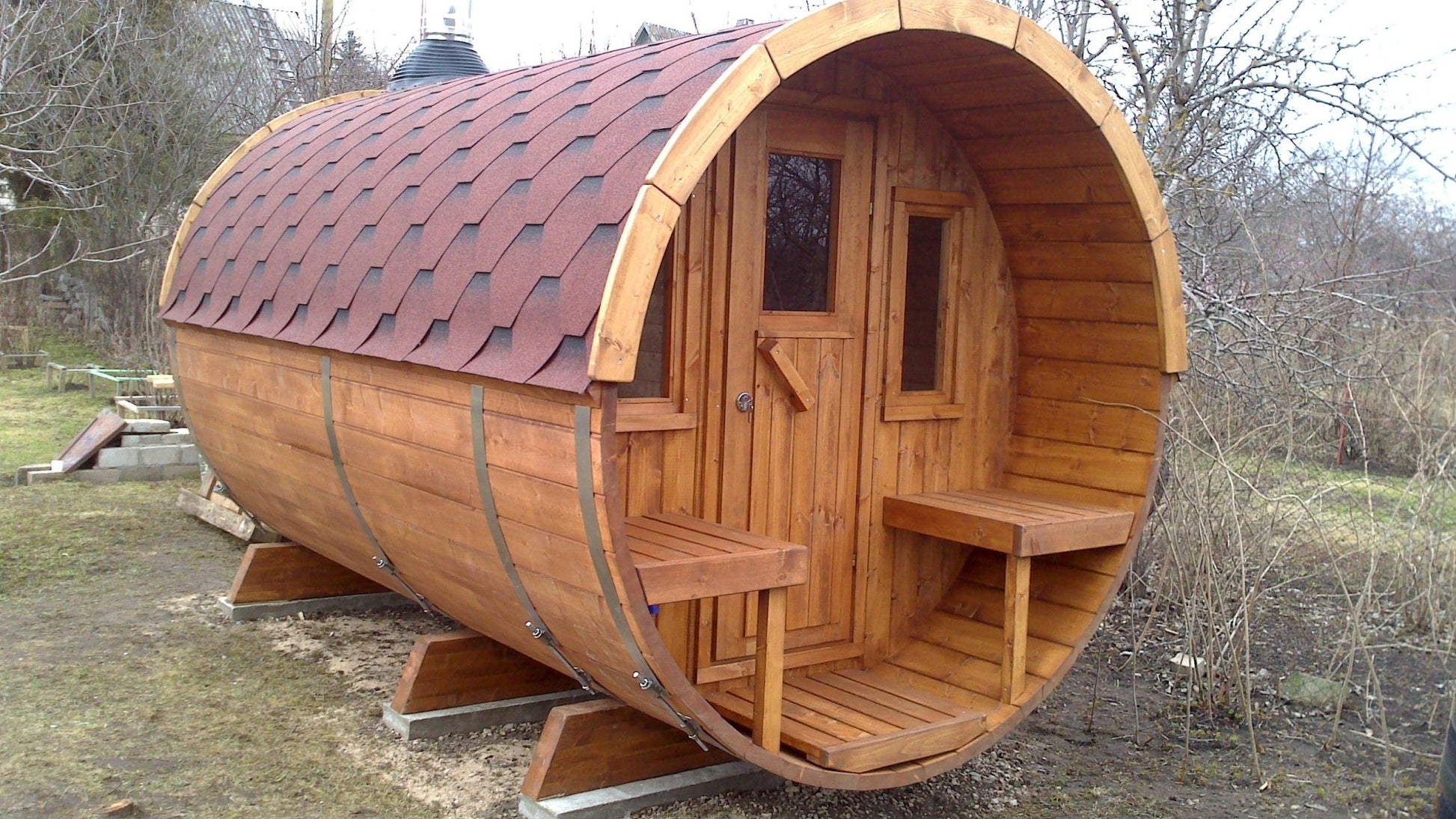 Barrel-shaped wooden sauna Saunamo Barrel 400.