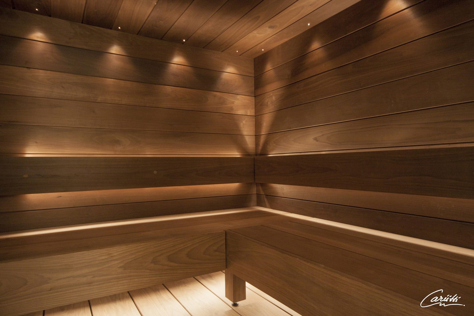 Cariitti Linear LED 2m illuminating wooden sauna.